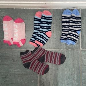 Fuzzy Socks Bundle Size:OS